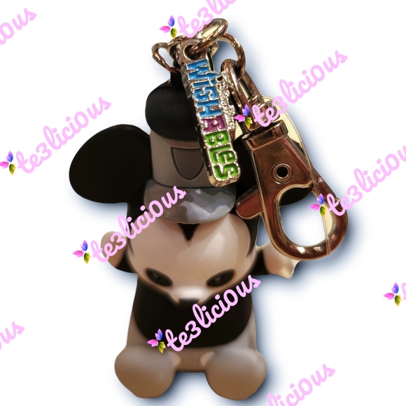 DISNEY PARKS WISHABLES MICKEY STEAMBOAT WILLIE KEYCHAIN - Picture 6 of 6